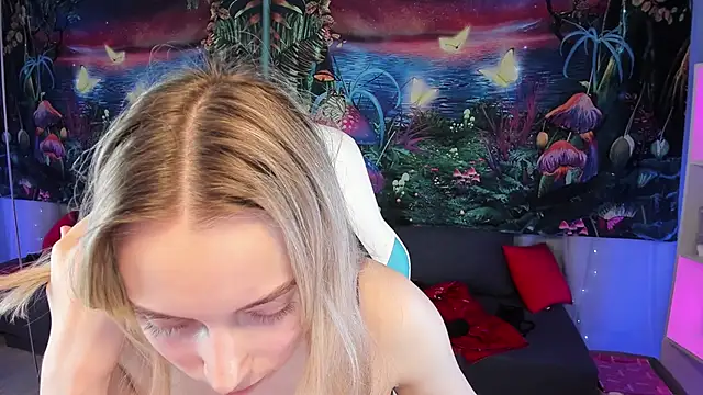 Snapshot of TiffanyBatson chatting on 01.30.25 TiffanyBatson online show from 01.30.25