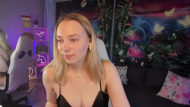 Snapshot of TiffanyBatson chatting on 02.06.25 TiffanyBatson online show from 02.06.25