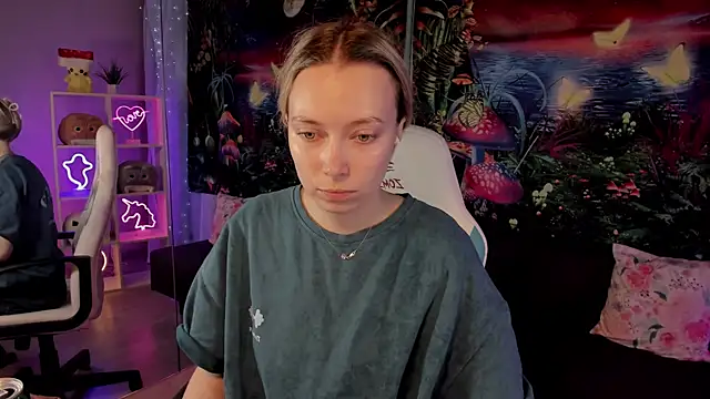 Snapshot of TiffanyBatson chatting on 02.08.25 TiffanyBatson online show from 02.08.25