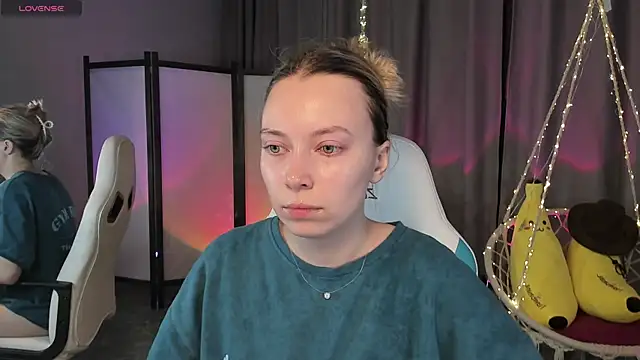 Snapshot of TiffanyBatson chatting on 02.13.25 TiffanyBatson online show from 02.13.25