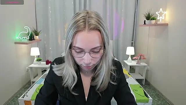 Snapshot of TiffanyBatson chatting on 03.06.25 TiffanyBatson online show from 03.06.25