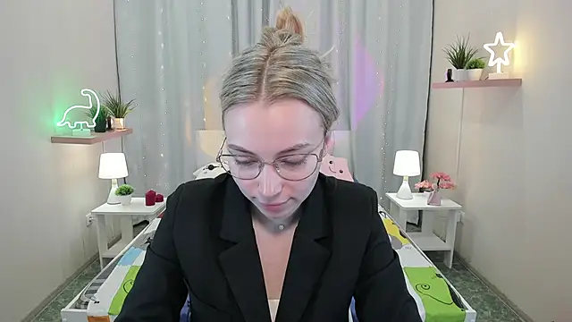 Snapshot of TiffanyBatson chatting on 03.06.25 TiffanyBatson online show from 03.06.25