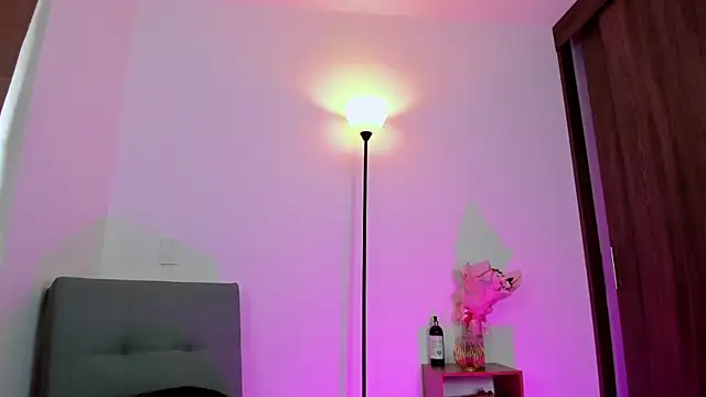 Lilabril online show from 02.20.25