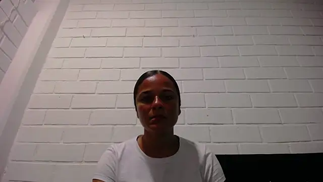 Snapshot of GiveLove1 chatting on 03.04.25 GiveLove1 online show from 03.04.25