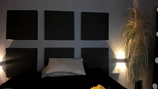 Biiancacox online show from 02.20.25