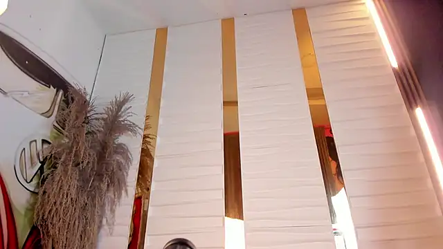 Biiancacox online show from 10.17.25