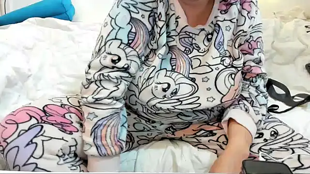 Snapshot of IsraeliMilf chatting on 02.10.25 IsraeliMilf online show from 02.10.25