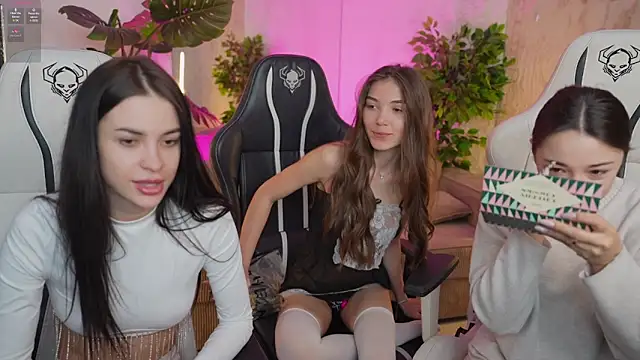 Tina Breeze online show from 02.08.25