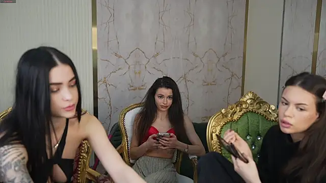 Tina Breeze online show from 03.11.25