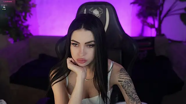 Snapshot of Tina_Breeze chatting on 03.09.26 Tina Breeze online show from 03.09.26