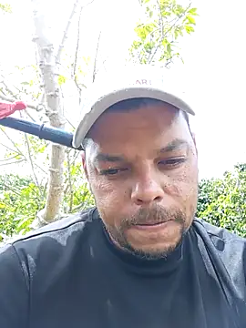 Snapshot of Widson321 chatting on 10.10.25 Widson321 online show from 10.10.25