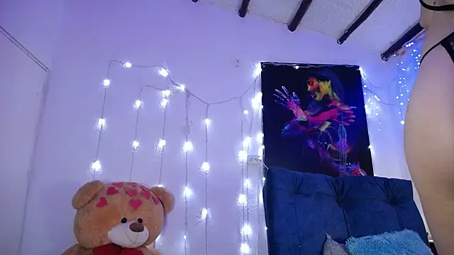 IsaBaileys  online show from 02.20.25