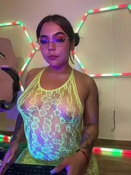 Chloemercury online show from 11.27.25