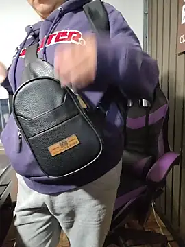 Cute Penelope online show from 12.17.25