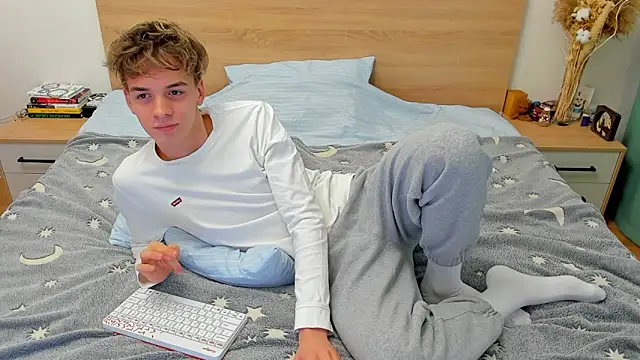 Fandi 777 online show from 12.10.24