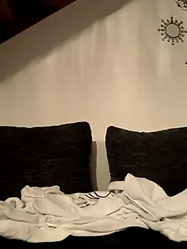 Snapshot of LadySaraah34 chatting on 11.13.25 LadySaraah34 online show from 11.13.25