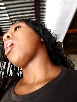 Snapshot of cindyxxx1 chatting on 12.04.25 cindyxxx1 online show from 12.04.25