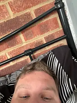 Snapshot of Lukeyboy027 chatting on 04.10.26 Lukeyboy027 online show from 04.10.26