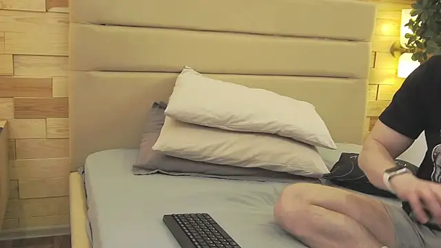 EthanPinkman online show from 12.14.25