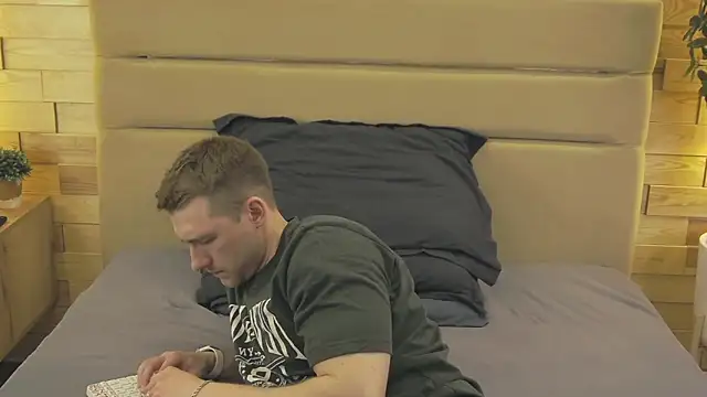 EthanPinkman online show from 04.11.26