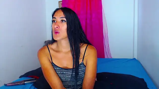 Snapshot of misss_estrella chatting on 02.14.26 misss estrella online show from 02.14.26