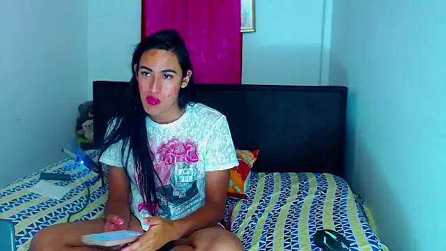 Snapshot of misss_estrella chatting on 03.04.26 misss estrella online show from 03.04.26