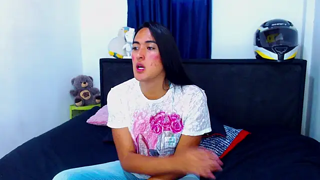 misss estrella online show from 04.17.26