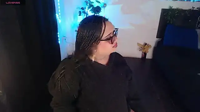 LiaScarlett online show from 10.24.25