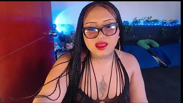 Snapshot of LiaScarlett chatting on 06.13.26 LiaScarlett online show from 06.13.26