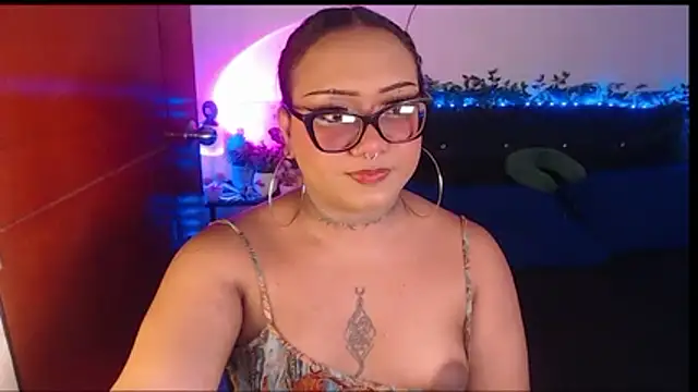 Snapshot of LiaScarlett chatting on 06.17.26 LiaScarlett online show from 06.17.26