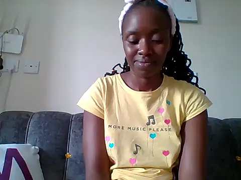 Snapshot of sexy_darleen23 chatting on 12.20.24 sexy darleen23 online show from 12.20.24