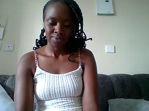 Snapshot of sexy_darleen23 chatting on 12.23.24 sexy darleen23 online show from 12.23.24