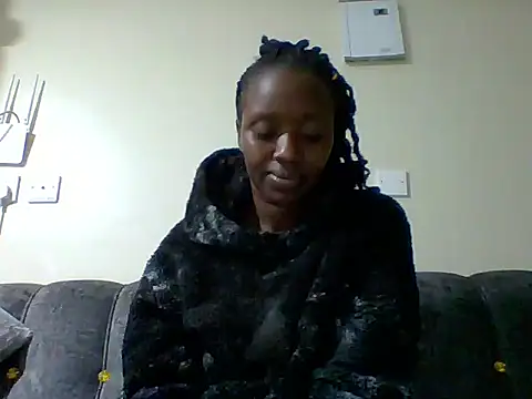 Snapshot of sexy_darleen23 chatting on 12.23.24 sexy darleen23 online show from 12.23.24