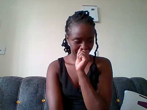 Snapshot of sexy_darleen23 chatting on 12.24.24 sexy darleen23 online show from 12.24.24