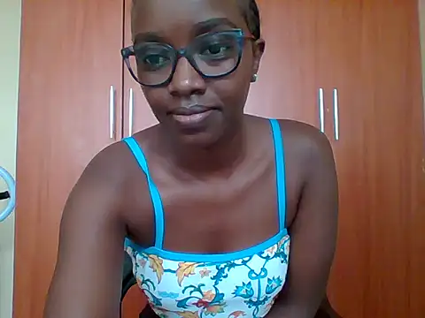 Snapshot of sexy_darleen23 chatting on 06.07.26 sexy darleen23 online show from 06.07.26