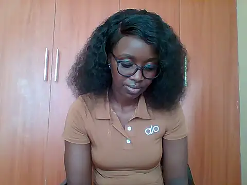 Snapshot of sexy_darleen23 chatting on 06.25.26 sexy darleen23 online show from 06.25.26