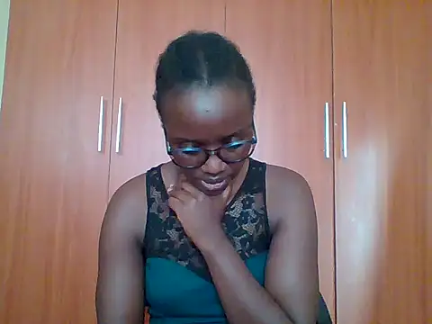 Snapshot of sexy_darleen23 chatting on 06.28.26 sexy darleen23 online show from 06.28.26