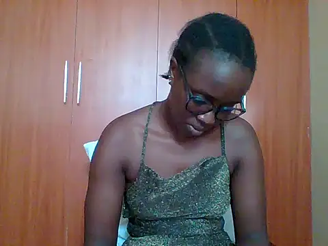 Snapshot of sexy_darleen23 chatting on 06.29.26 sexy darleen23 online show from 06.29.26