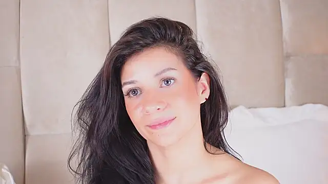 Snapshot of KiraKayleigh1 chatting on 02.18.25 KiraKayleigh1 online show from 02.18.25