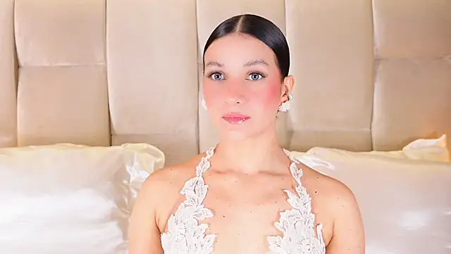 KiraKayleigh1 online show from 11.30.25