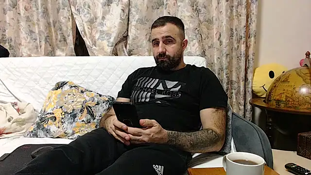 Snapshot of ivat80 chatting on 01.31.25 ivat80 online show from 01.31.25