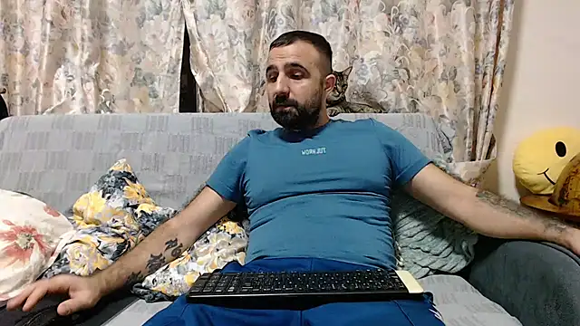 Snapshot of ivat80 chatting on 02.02.25 ivat80 online show from 02.02.25