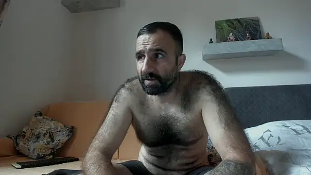 Snapshot of ivat80 chatting on 10.08.25 ivat80 online show from 10.08.25