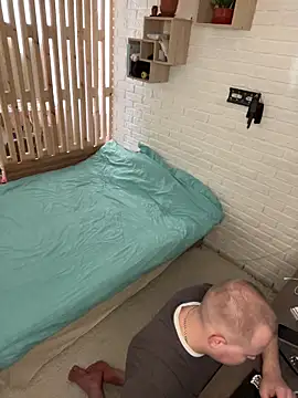 MrMrsRight online show from 10.26.25