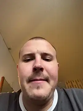 MrMrsRight online show from 10.31.25