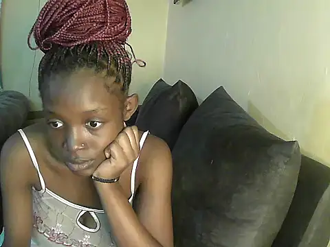 petite clara24 online show from 02.23.25