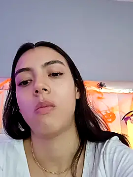 Julie Bennet online show from 10.23.25