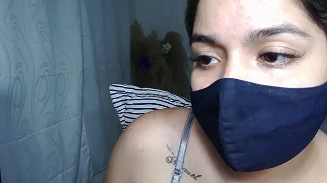 Snapshot of umarany chatting on 10.27.25 umarany online show from 10.27.25