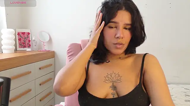 ninapego online show from 11.26.25