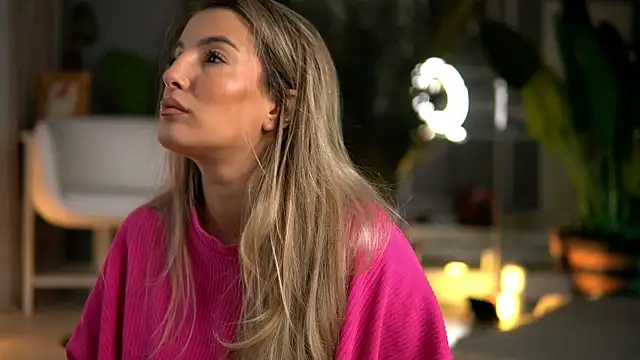 KellyMathews online show from 10.03.25